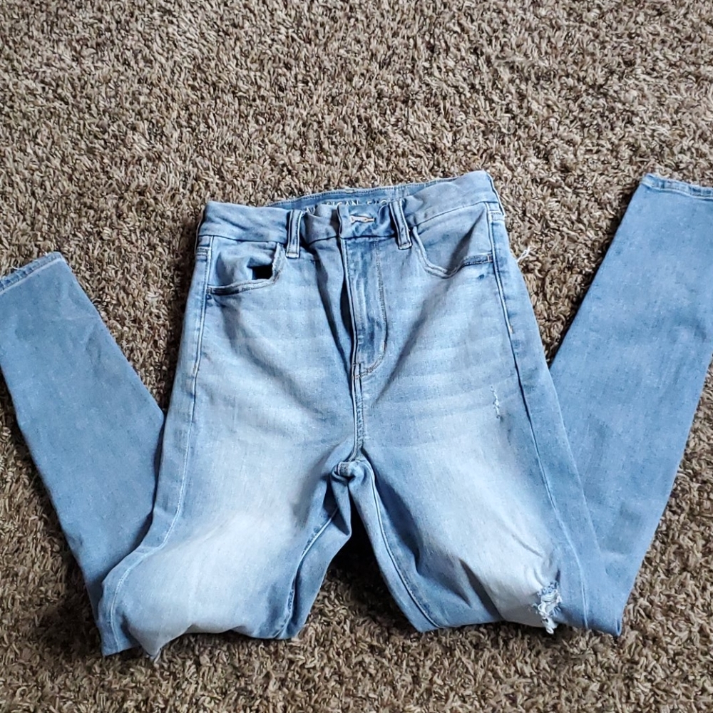American Eagle Light Jean's ~ Size 6 R